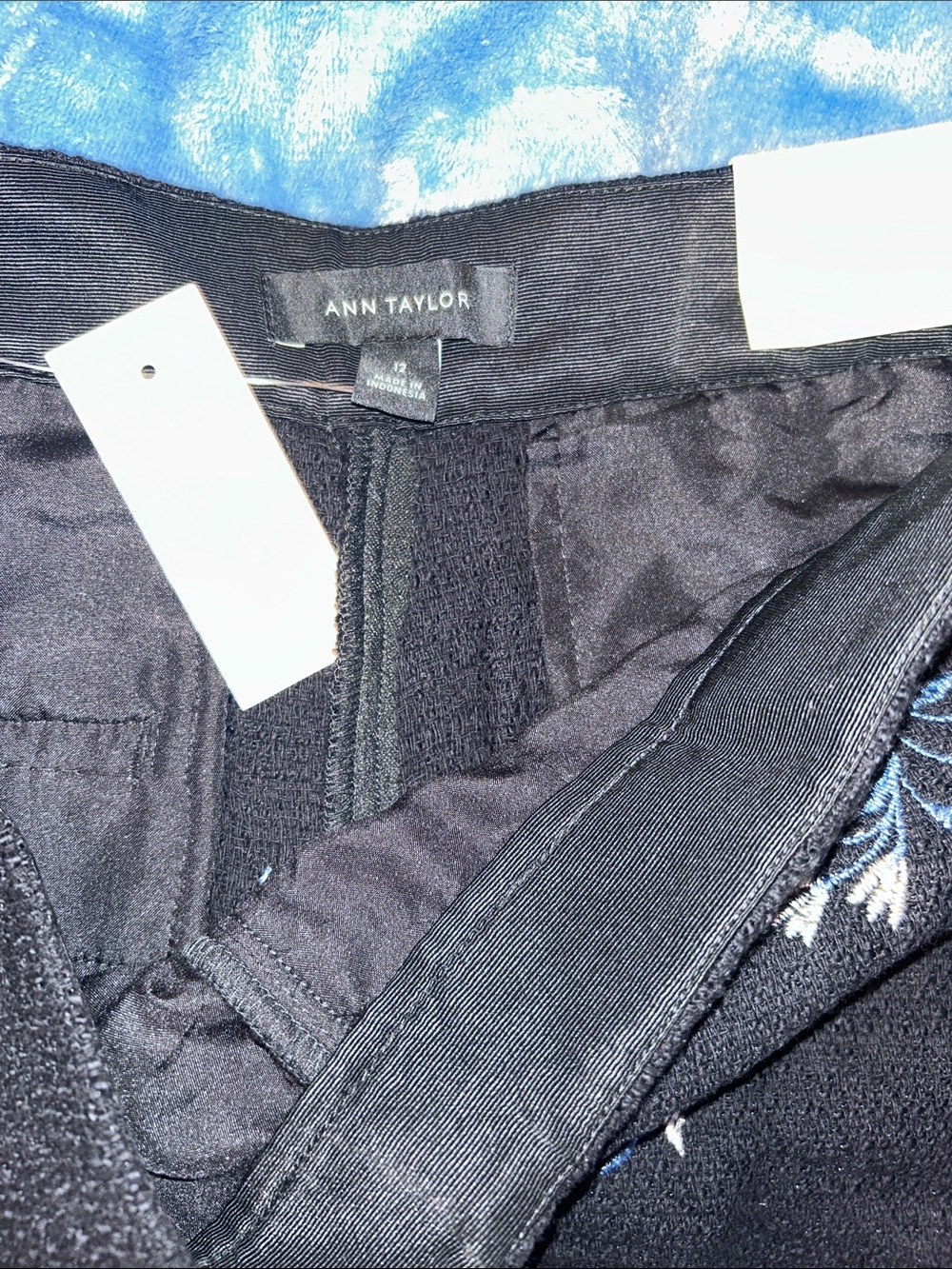 Ann Taylor Black Floral Embroidered Women’s Shorts 12 - Picture 4 of 6
